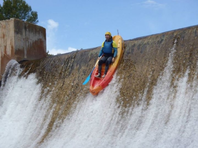  Canoa sulla diga 